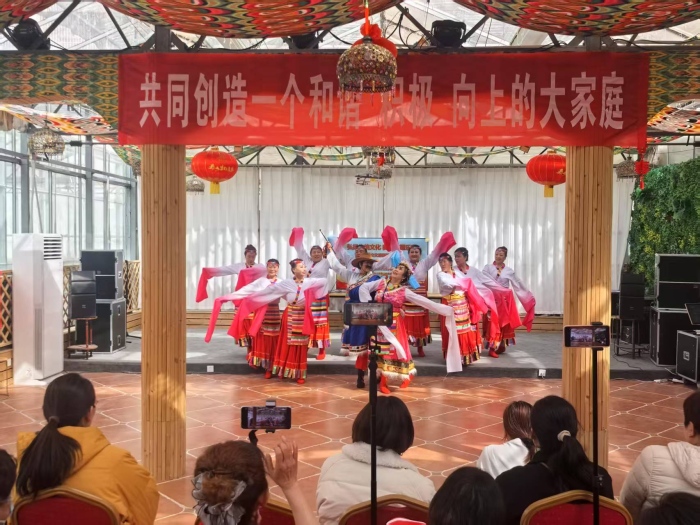 藏族舞700.jpg