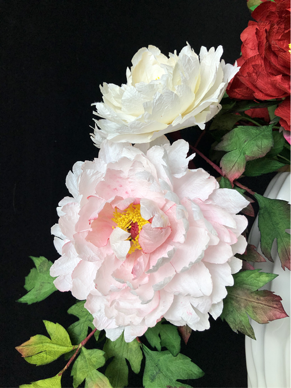 图片4△朱青云纸艺作品《花开盛世》.png