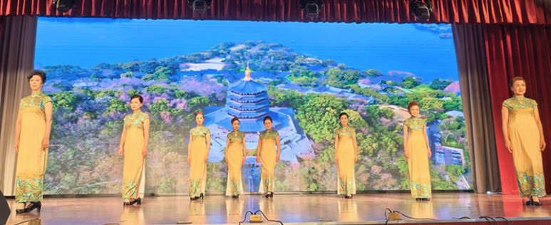 8.旗袍走秀《花妖》春之声队.jpg